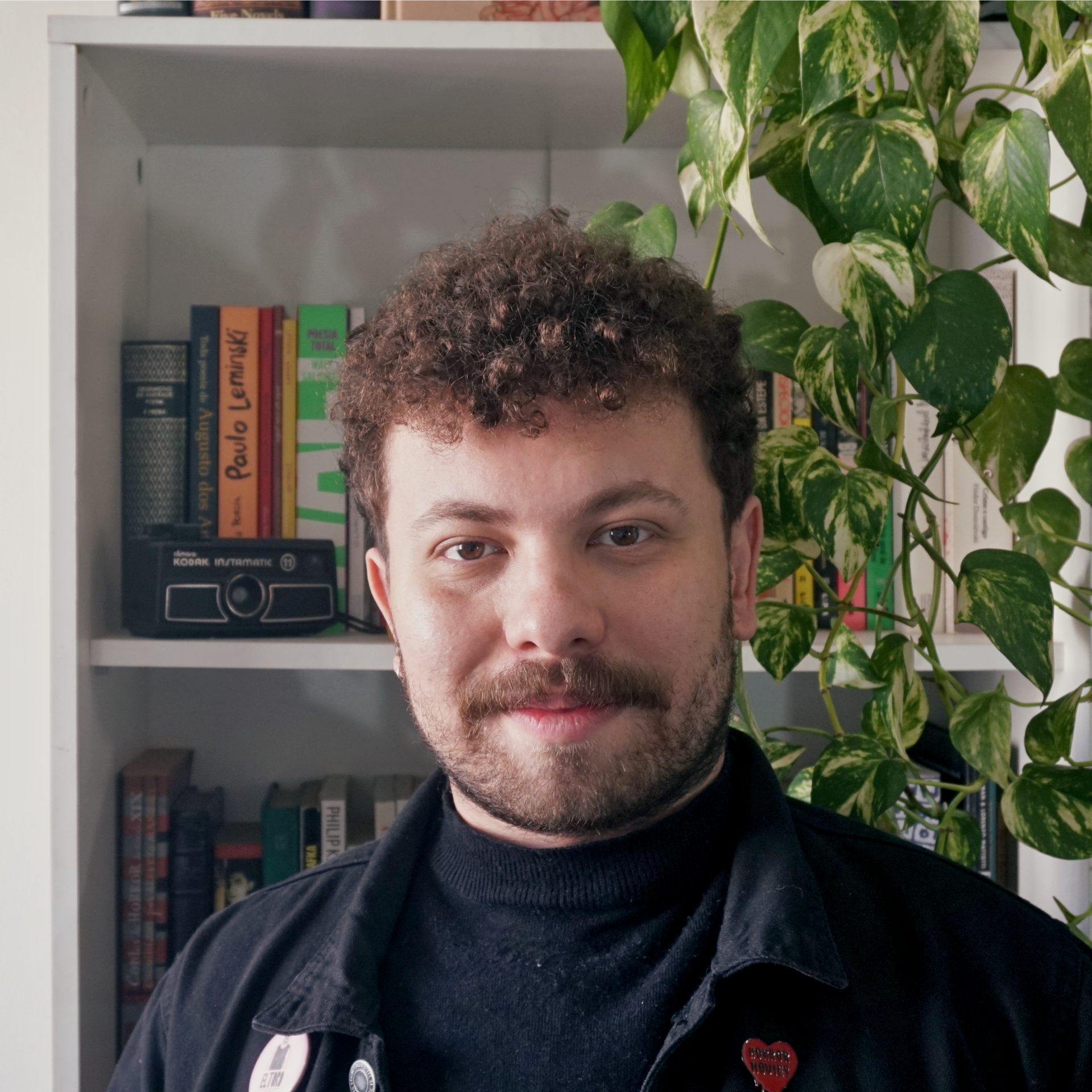 Volta assina acordo de desenvolvimento do longa-metragem "Eu Roubei a Chuva Por Amor", de Rafael Assunção